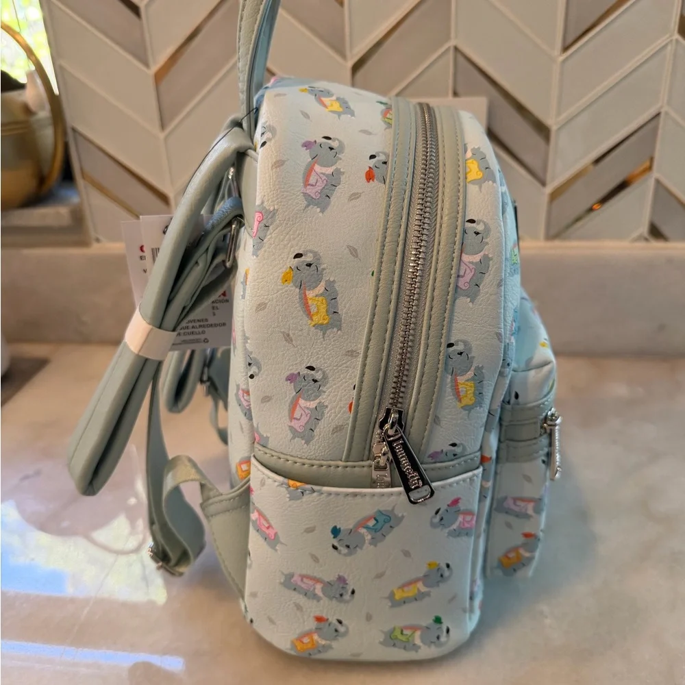 Disney parks dumbo loungefly backpack nwt - Picture 2 of 4